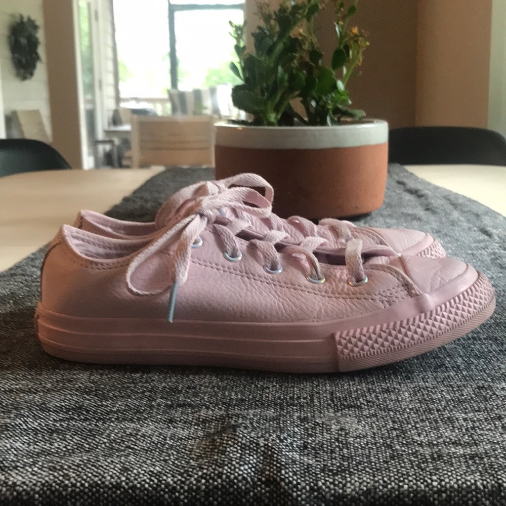 Bubblegum pink LEATHER Converse Chuck Taylors